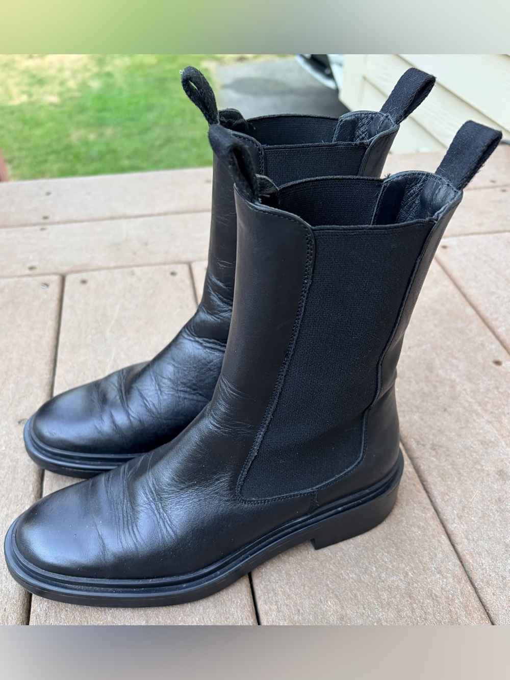 Massimo Dutti Women’s Black Leather Chelsea Boots